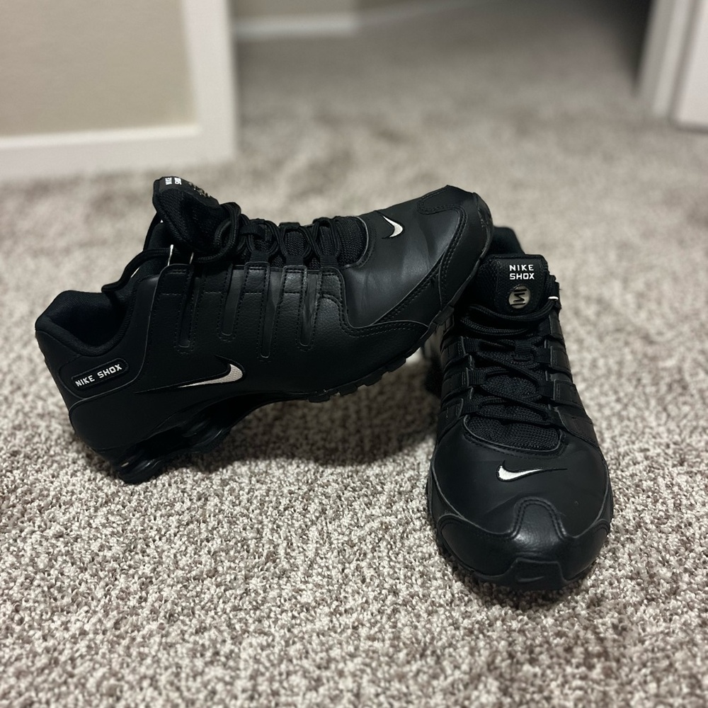 Nike Shox Men's Black Athletic Shoes